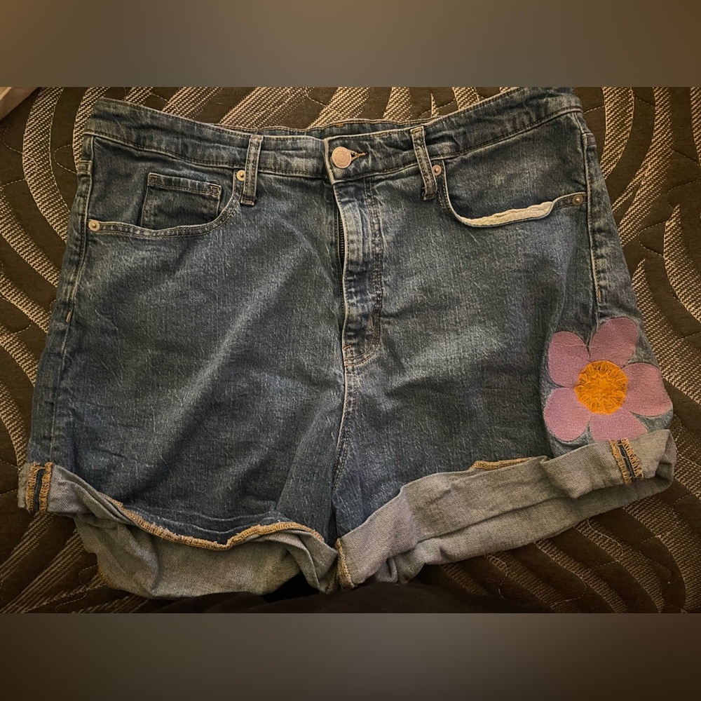 Flower Jean shorts